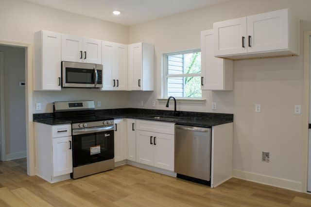 727 Walker Avenue, Rossville, GA 30741