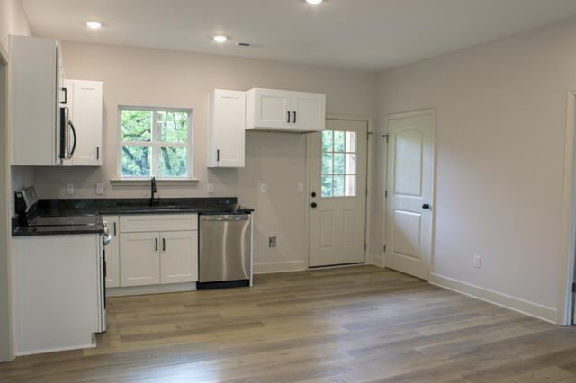 727 Walker Avenue, Rossville, GA 30741