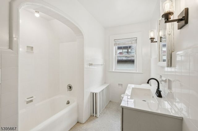 8 N Elk Ave, Dover Town, NJ 07801