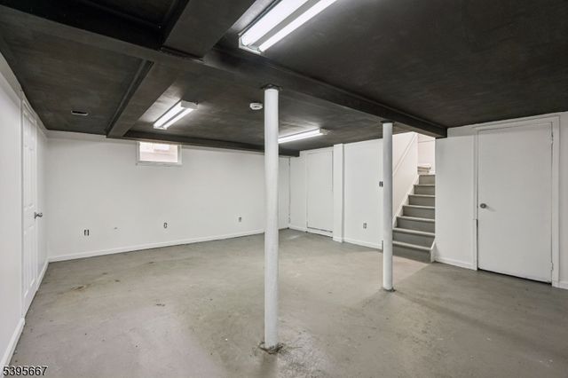 8 N Elk Ave, Dover Town, NJ 07801