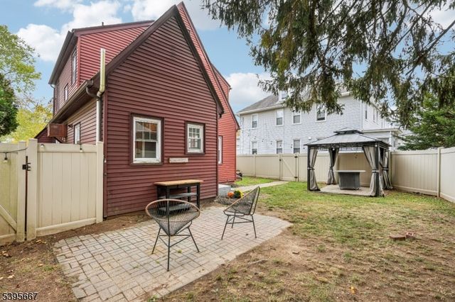 8 N Elk Ave, Dover Town, NJ 07801