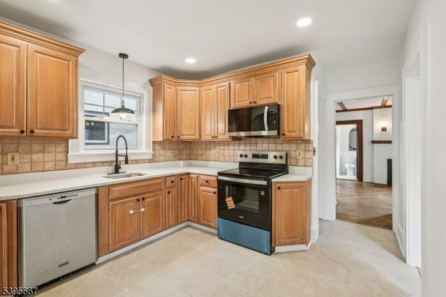 8 N Elk Ave, Dover Town, NJ 07801