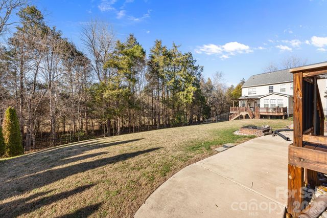 7708 Woodmere Drive, Harrisburg, NC 28075