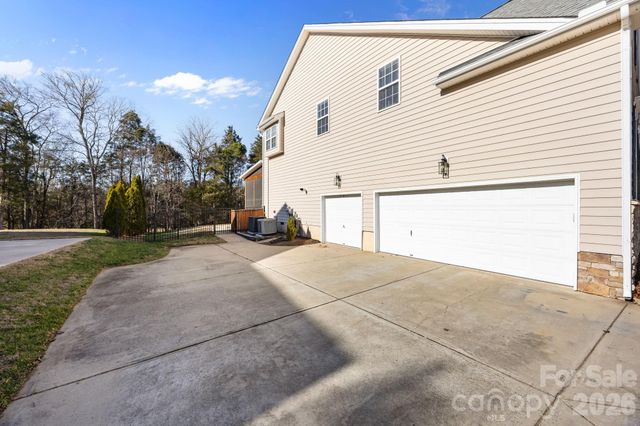 7708 Woodmere Drive, Harrisburg, NC 28075