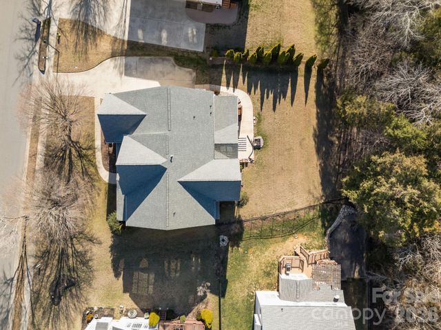 7708 Woodmere Drive, Harrisburg, NC 28075