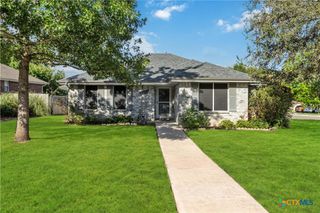 1812 Park Place, New Braunfels, TX 78130