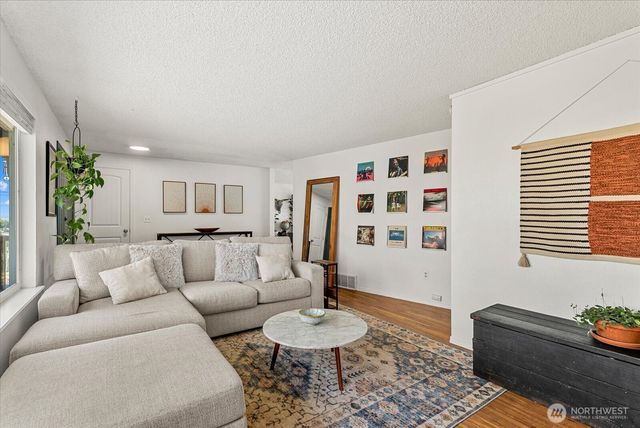 3618 E M Street, Tacoma, WA 98404