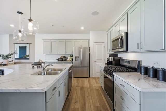 2040 Palmer Court 6003, Hoffman Estates, IL 60169