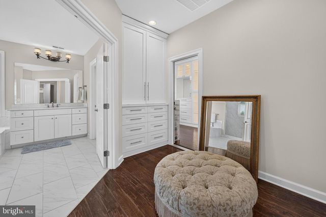 700 WALTON CT, Moorestown, NJ 08057