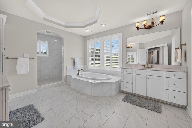 700 WALTON CT, Moorestown, NJ 08057