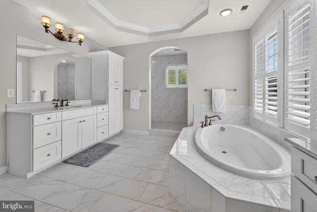700 WALTON CT, Moorestown, NJ 08057