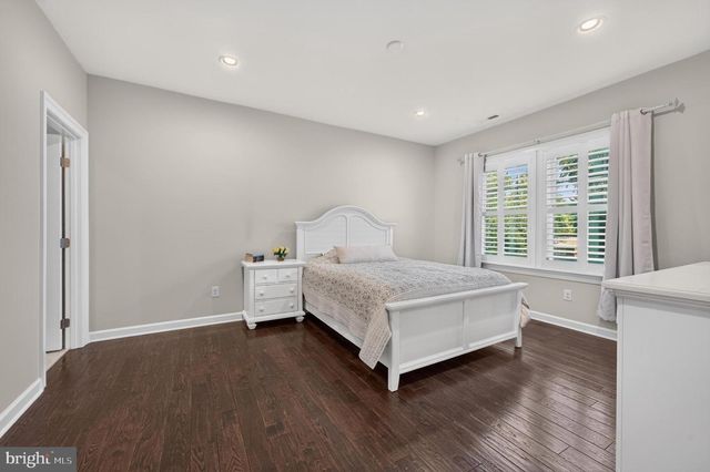 700 WALTON CT, Moorestown, NJ 08057