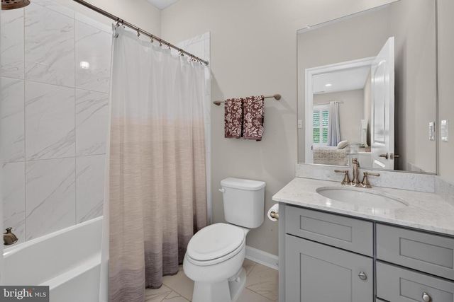 700 WALTON CT, Moorestown, NJ 08057