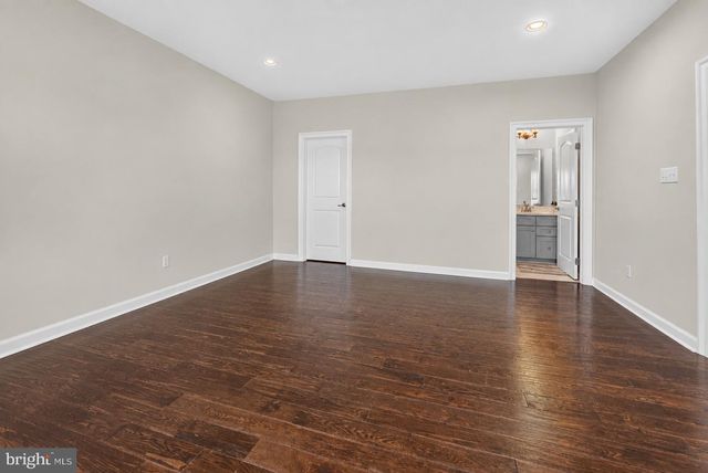 700 WALTON CT, Moorestown, NJ 08057