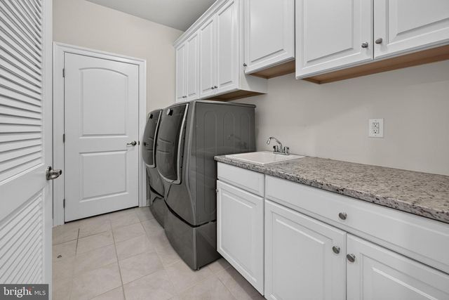 700 WALTON CT, Moorestown, NJ 08057