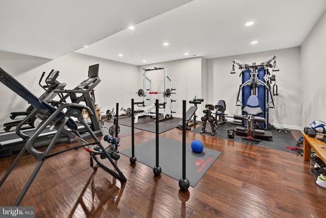 700 WALTON CT, Moorestown, NJ 08057