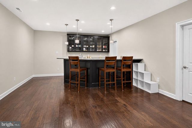 700 WALTON CT, Moorestown, NJ 08057