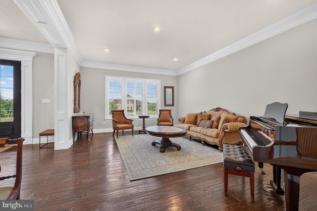 700 WALTON CT, Moorestown, NJ 08057