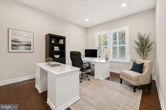 700 WALTON CT, Moorestown, NJ 08057
