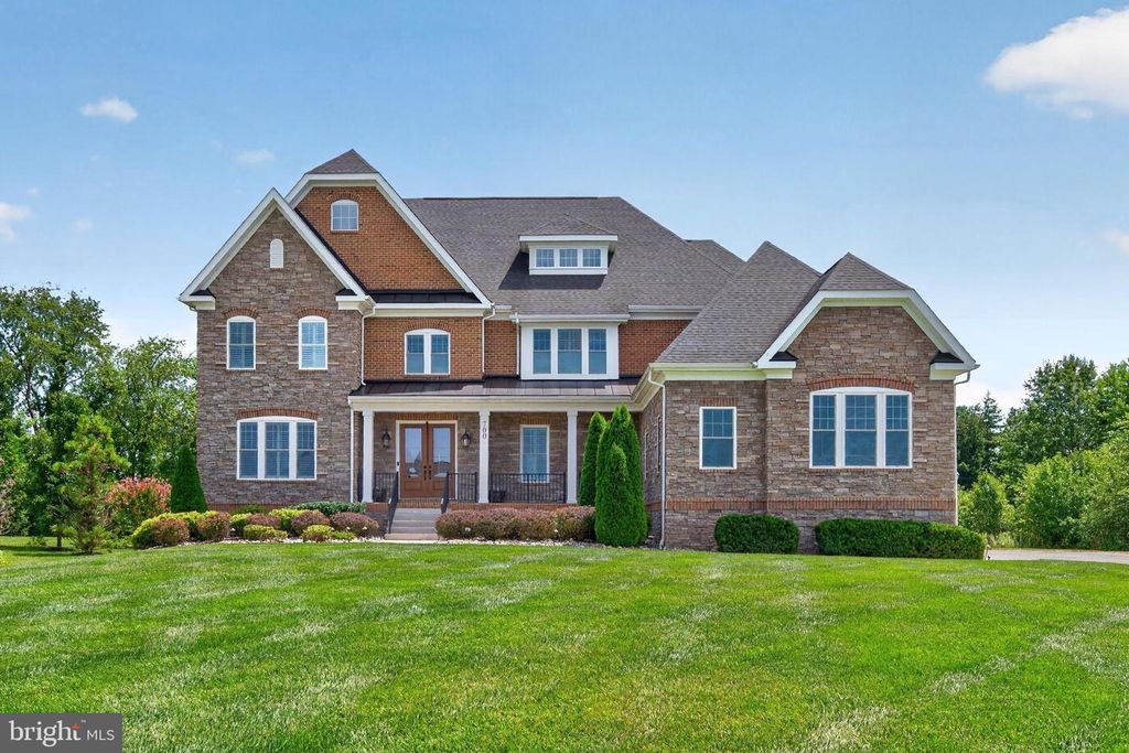 700 WALTON CT, Moorestown, NJ 08057