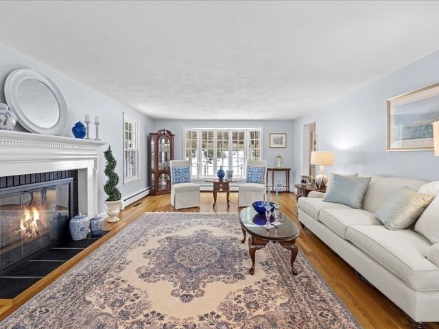 57 Brierbrook St, Milton, MA 02186