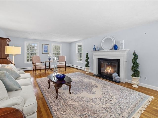 57 Brierbrook St, Milton, MA 02186