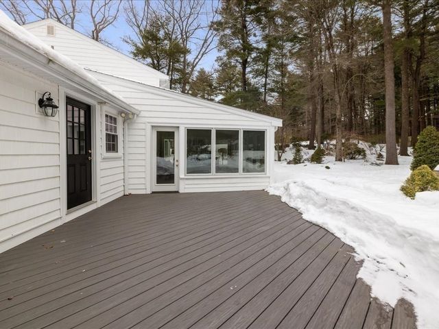57 Brierbrook St, Milton, MA 02186