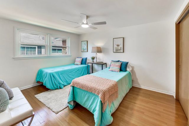 1812 Oakton Street, Evanston, IL 60202