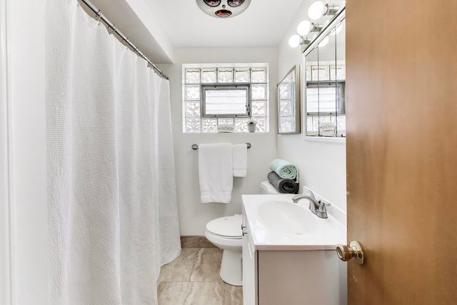 1812 Oakton Street, Evanston, IL 60202