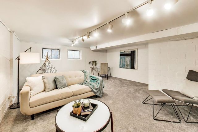 1812 Oakton Street, Evanston, IL 60202