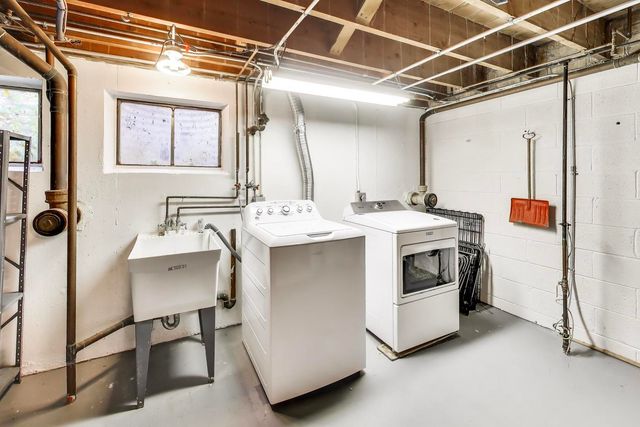 1812 Oakton Street, Evanston, IL 60202