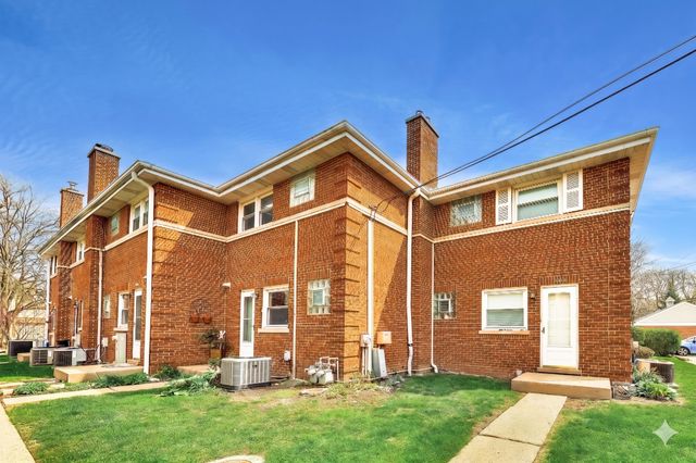 1812 Oakton Street, Evanston, IL 60202