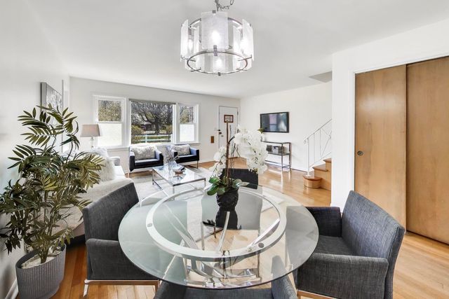 1812 Oakton Street, Evanston, IL 60202