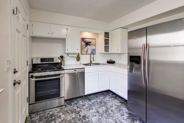 1812 Oakton Street, Evanston, IL 60202