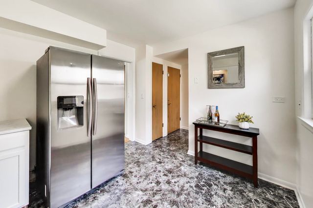 1812 Oakton Street, Evanston, IL 60202