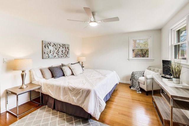 1812 Oakton Street, Evanston, IL 60202