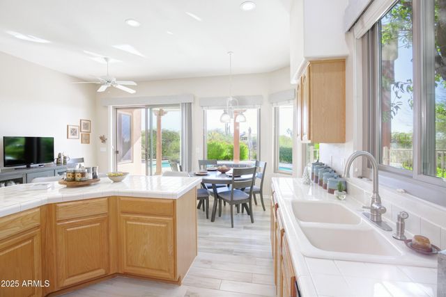 9215 E LAZYWOOD Place, Carefree, AZ 85377