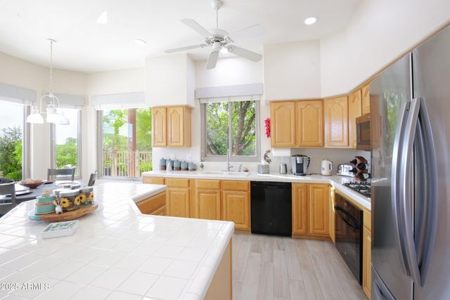 9215 E LAZYWOOD Place, Carefree, AZ 85377