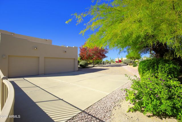 9215 E LAZYWOOD Place, Carefree, AZ 85377