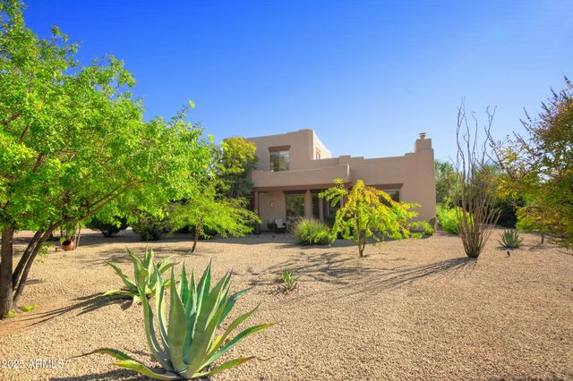 9215 E LAZYWOOD Place, Carefree, AZ 85377