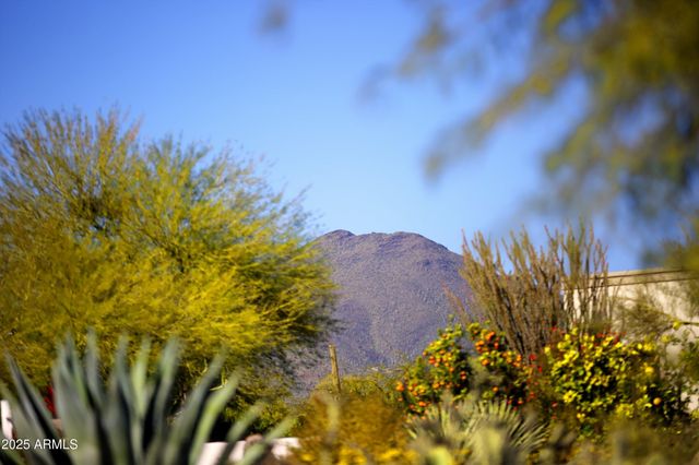 9215 E LAZYWOOD Place, Carefree, AZ 85377