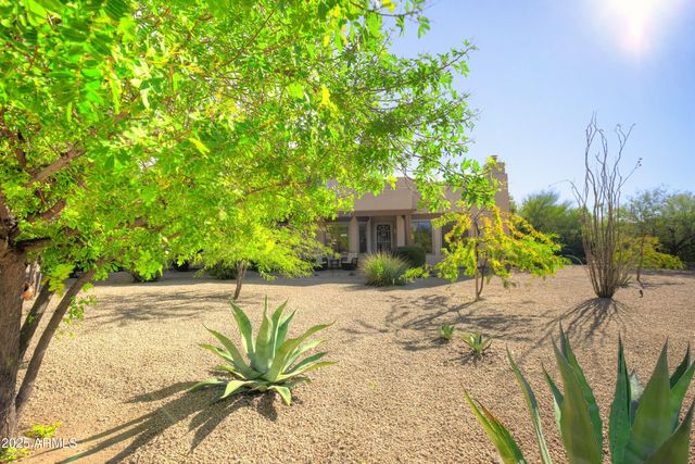 9215 E LAZYWOOD Place, Carefree, AZ 85377