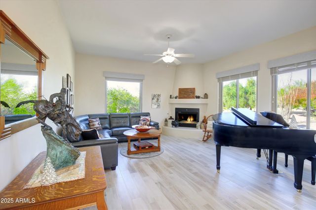 9215 E LAZYWOOD Place, Carefree, AZ 85377