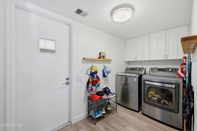 3529 E CANNON Drive, Phoenix, AZ 85028