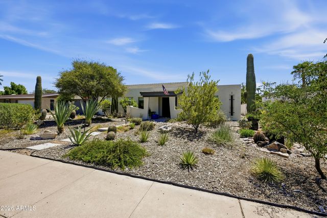 3529 E CANNON Drive, Phoenix, AZ 85028