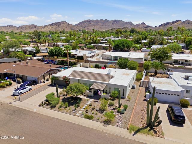 3529 E CANNON Drive, Phoenix, AZ 85028