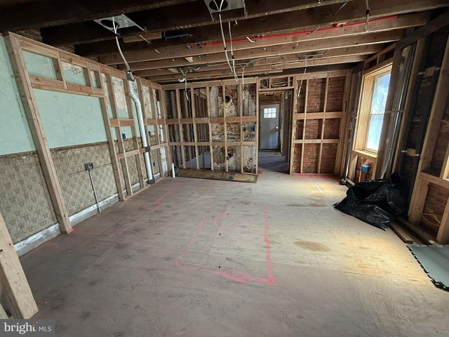 511 LINDEN AVE, Burlington, NJ 08016