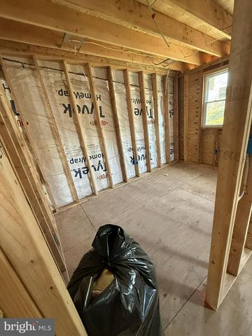 511 LINDEN AVE, Burlington, NJ 08016