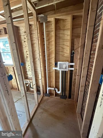 511 LINDEN AVE, Burlington, NJ 08016