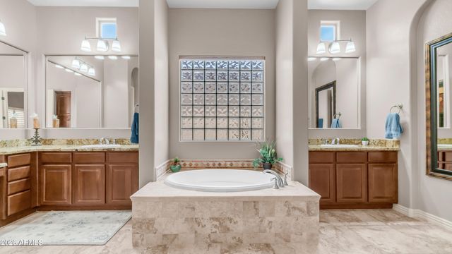 790 E SUNBURST Lane, Tempe, AZ 85284